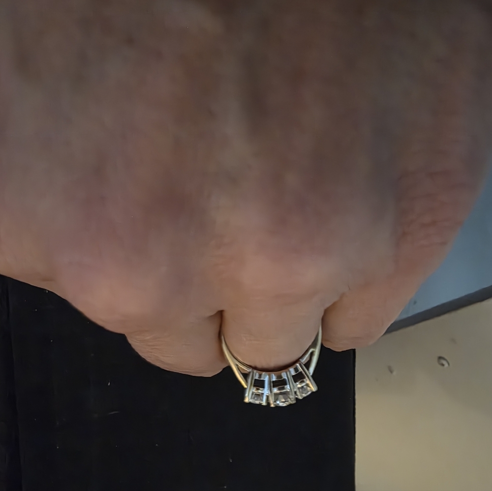 3 Stone Genuine Diamond Ring - Picture 8 of 9